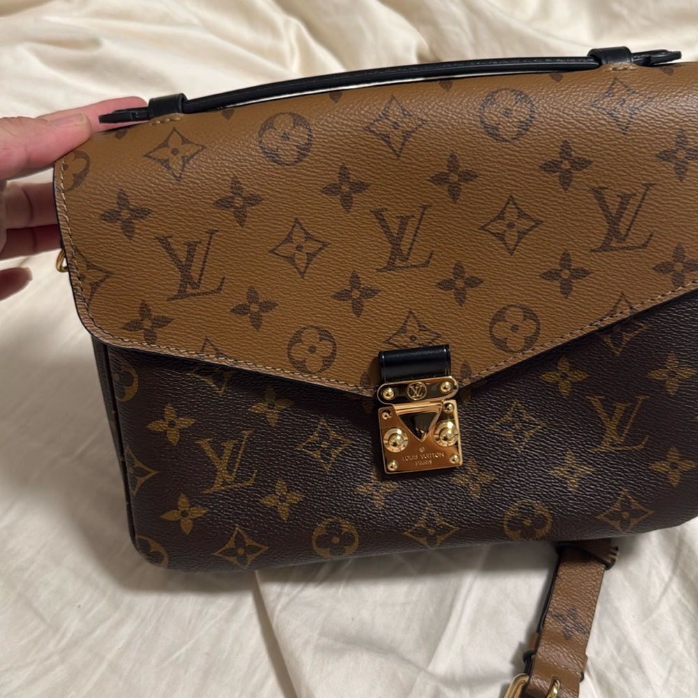 Louis Vuitton Pochette Métis